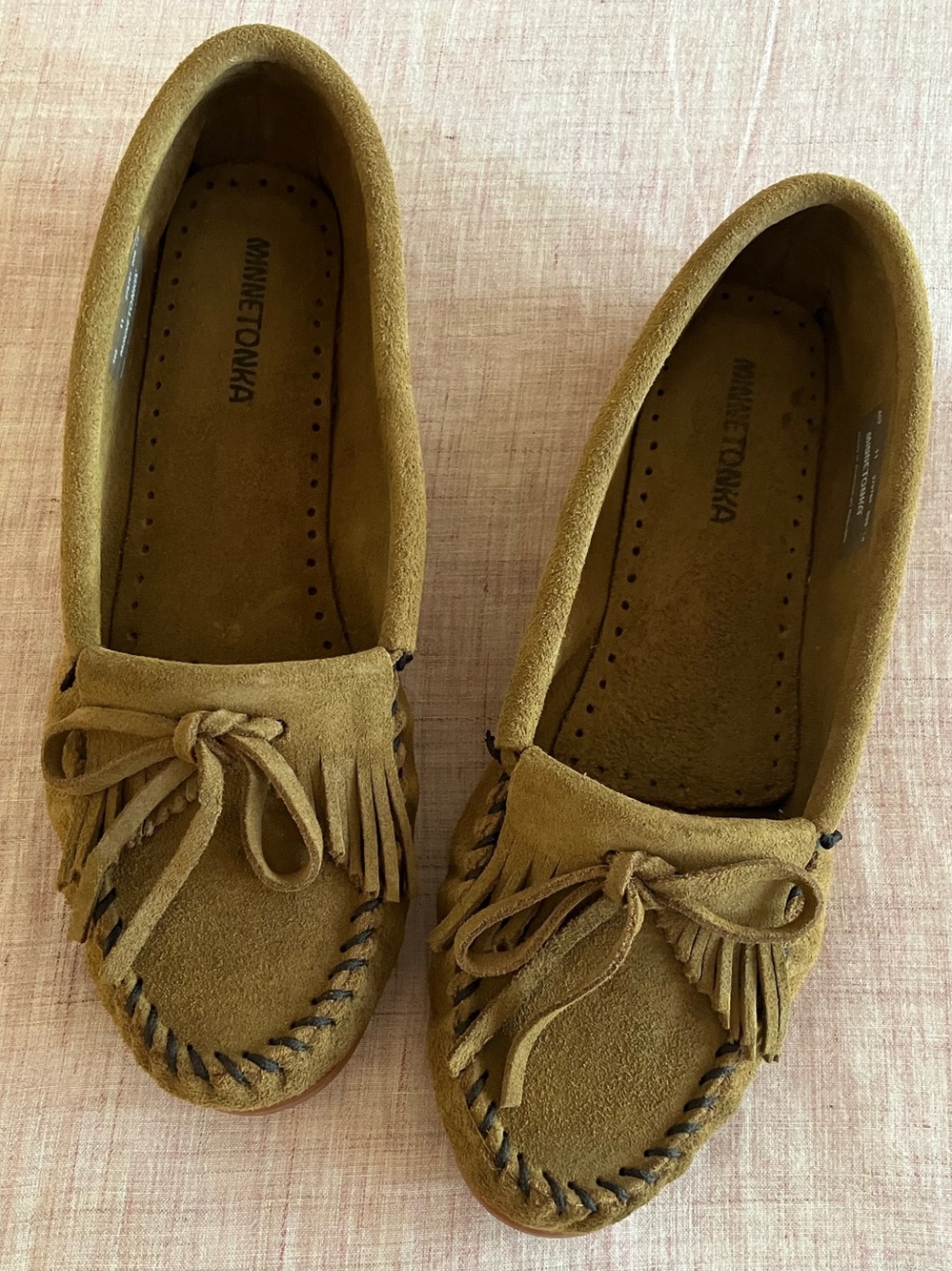 Minnetonka Kilty Hardsole Moccasin in Dusty Brown, size 11.
